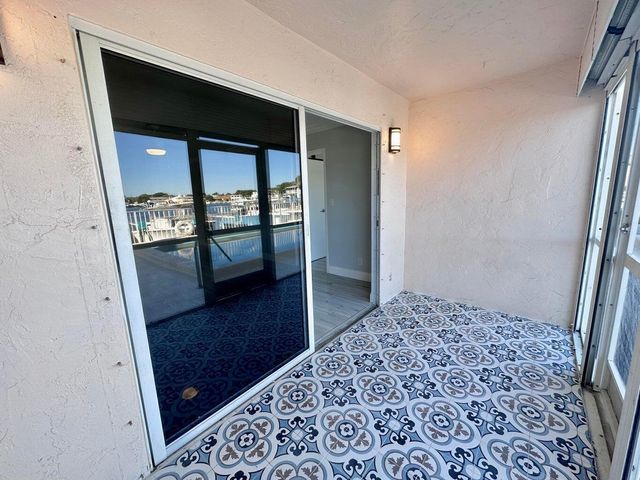 312 Northlake Drive 104, North Palm Beach, FL 33408