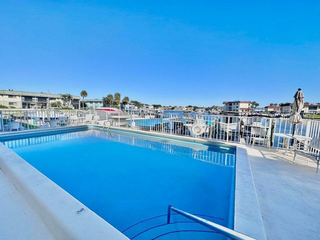 312 Northlake Drive 104, North Palm Beach, FL 33408