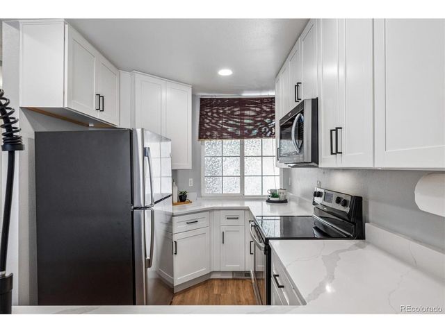 9126 W Phillips Dr, Littleton, CO 80128