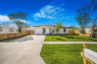 5852 Buccaneer Trail, West Palm Beach, FL 33417