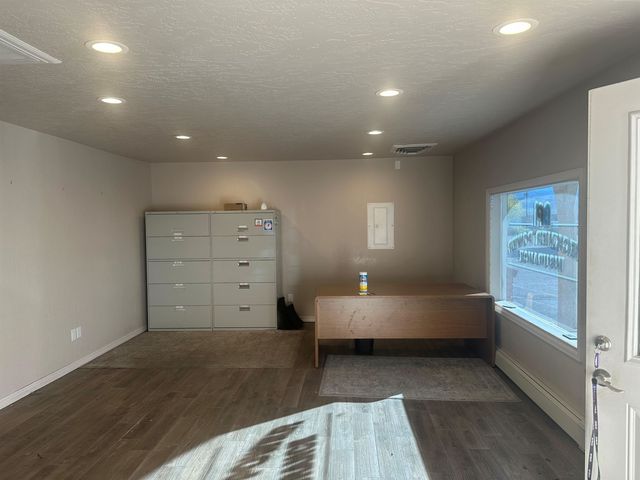 216 North Avenue 1-11 And Carwash, Grand Junction, CO 81501