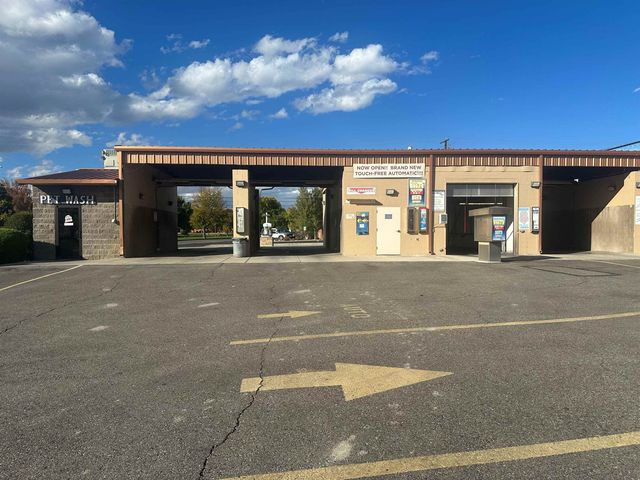216 North Avenue 1-11 And Carwash, Grand Junction, CO 81501