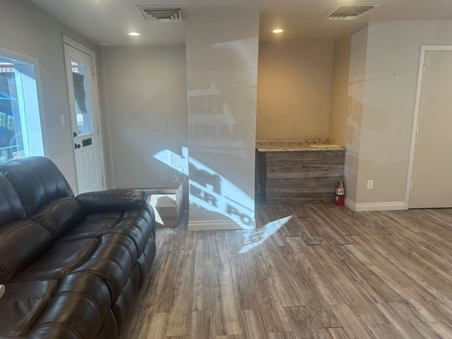 216 North Avenue 1-11 And Carwash, Grand Junction, CO 81501