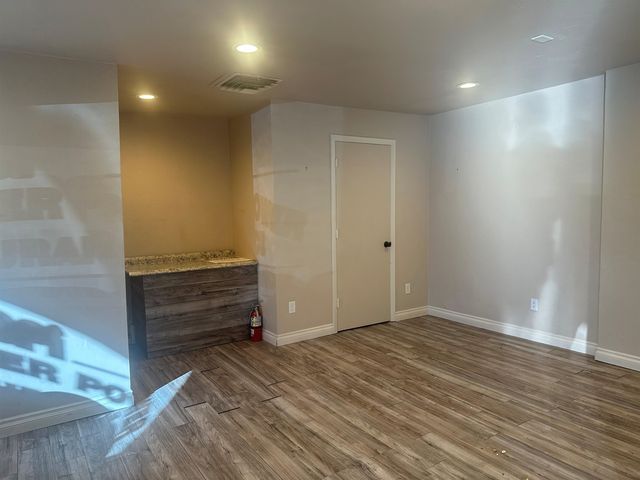 216 North Avenue 1-11 And Carwash, Grand Junction, CO 81501