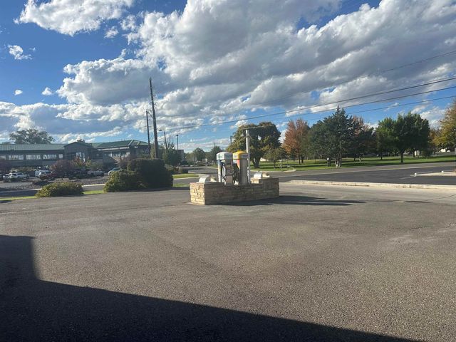 216 North Avenue 1-11 And Carwash, Grand Junction, CO 81501