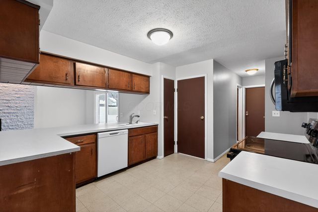 204 Barcelona Avenue, Westerville, OH 43081