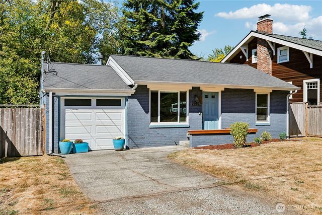 9227 Palatine Avenue N, Seattle, WA 98103