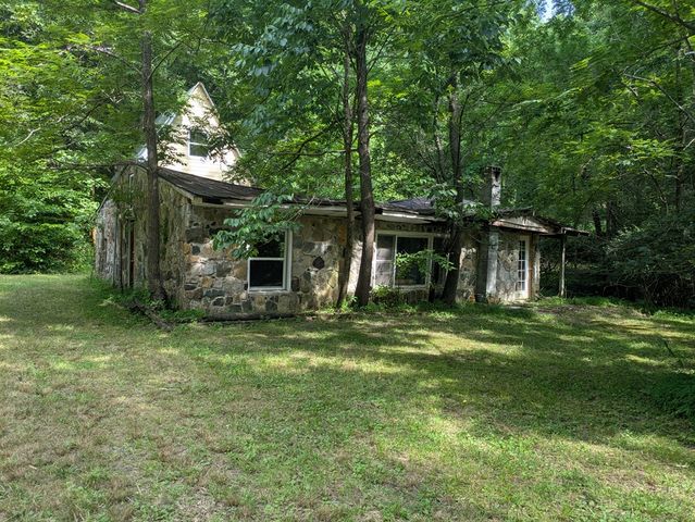 1249 Trackrock Gap Road, Blairsville, GA 30512