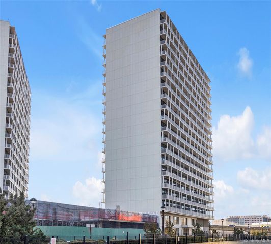 13102A 40th Road 9D, Flushing, NY 11354