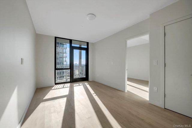 13102A 40th Road 9D, Flushing, NY 11354