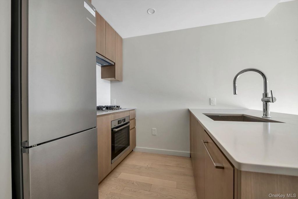 13102A 40th Road 9D, Flushing, NY 11354 — exterior