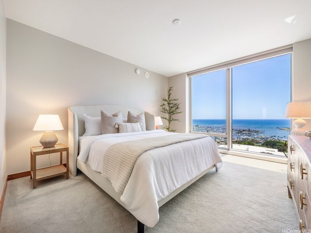 1555 Kapiolani Boulevard 2002, Honolulu, HI 96814