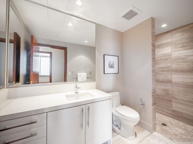 1555 Kapiolani Boulevard 2002, Honolulu, HI 96814