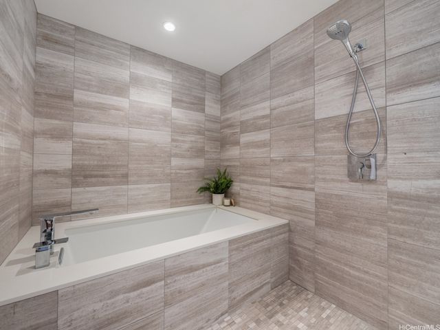 1555 Kapiolani Boulevard 2002, Honolulu, HI 96814
