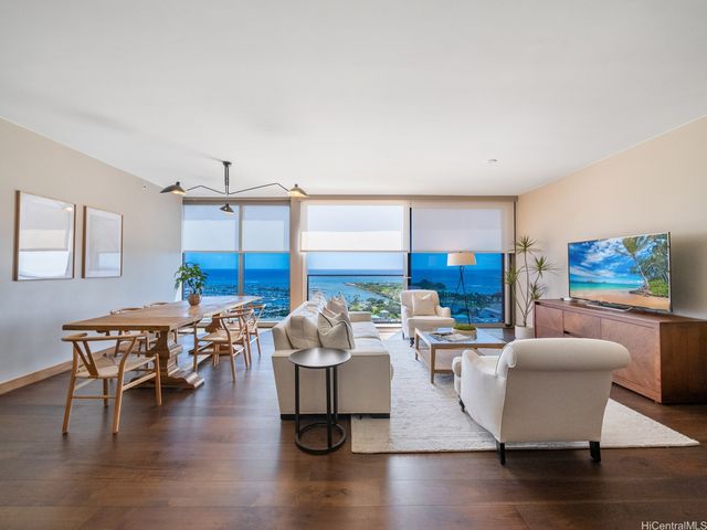 1555 Kapiolani Boulevard 2002, Honolulu, HI 96814
