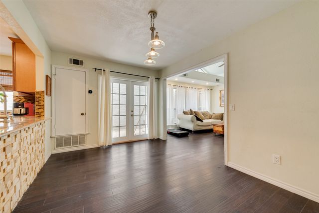 17113 Upper Bay Road, Addison, TX 75001