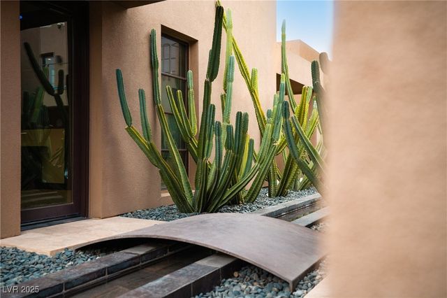 6755 Agave Azul Court, Las Vegas, NV 89120