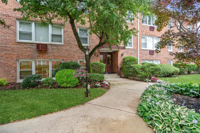 61 Maine Avenue F15, Rockville Centre, NY 11570