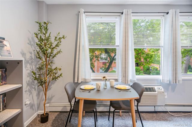 61 Maine Avenue F15, Rockville Centre, NY 11570