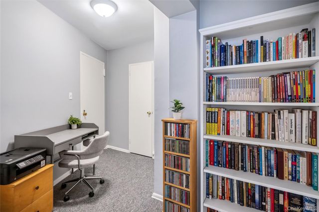 61 Maine Avenue F15, Rockville Centre, NY 11570