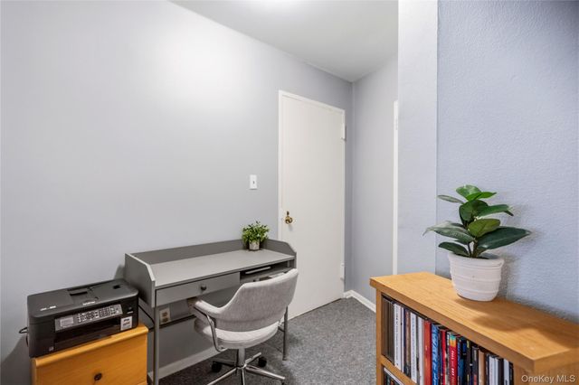 61 Maine Avenue F15, Rockville Centre, NY 11570
