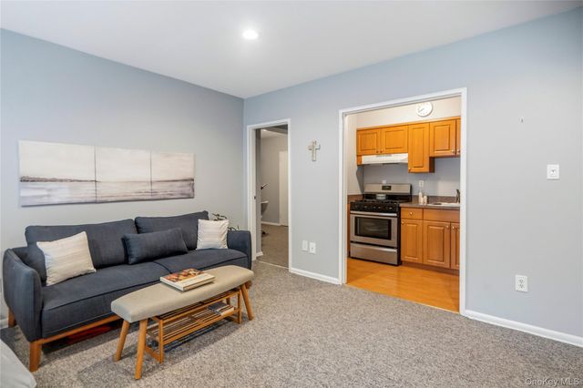 61 Maine Avenue F15, Rockville Centre, NY 11570