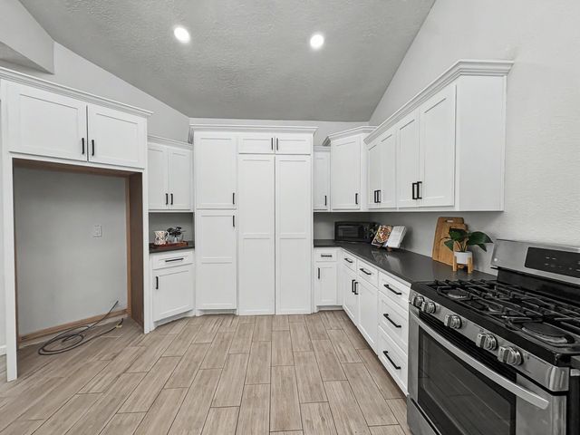 6821 Keeling Street NW, Albuquerque, NM 87120
