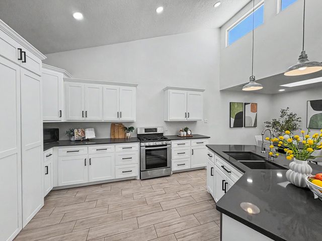6821 Keeling Street NW, Albuquerque, NM 87120