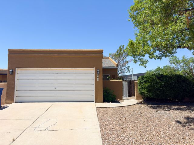 6821 Keeling Street NW, Albuquerque, NM 87120