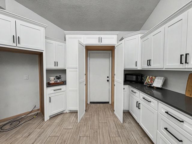 6821 Keeling Street NW, Albuquerque, NM 87120