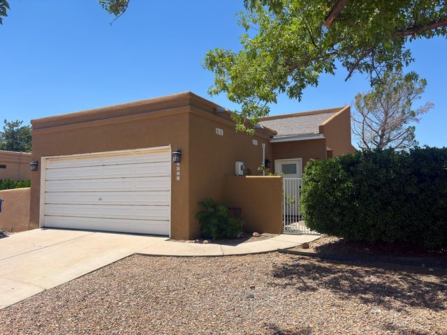 6821 Keeling Street NW, Albuquerque, NM 87120