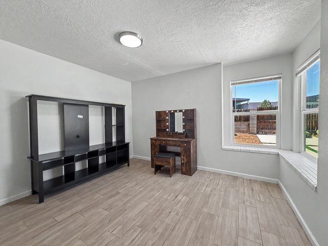6821 Keeling Street NW, Albuquerque, NM 87120