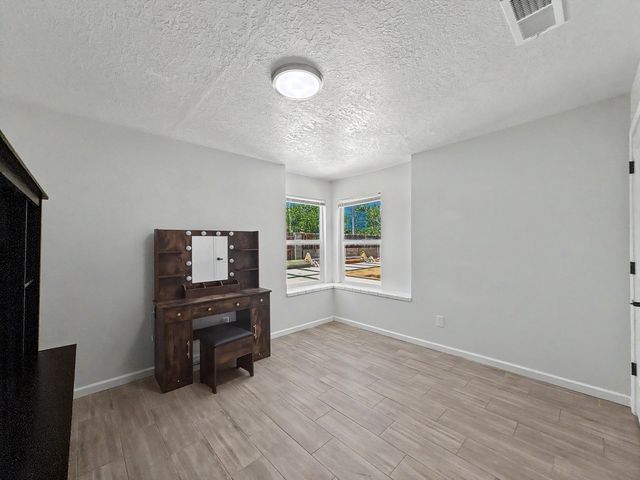 6821 Keeling Street NW, Albuquerque, NM 87120