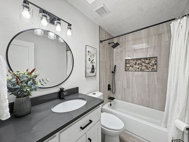 6821 Keeling Street NW, Albuquerque, NM 87120