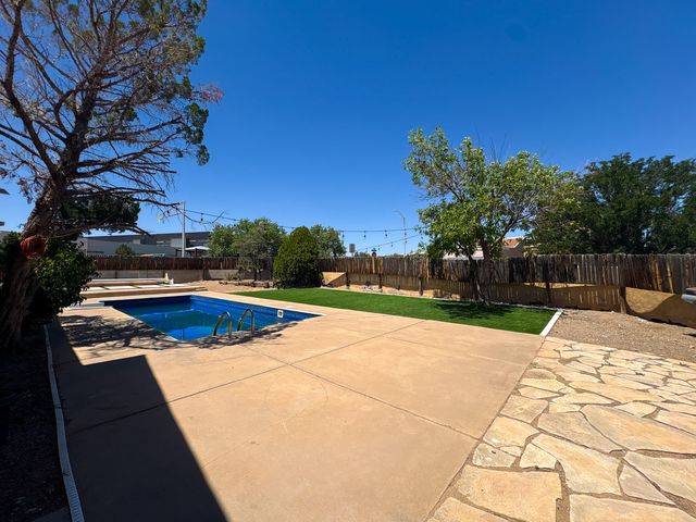 6821 Keeling Street NW, Albuquerque, NM 87120