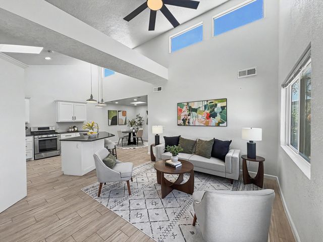 6821 Keeling Street NW, Albuquerque, NM 87120
