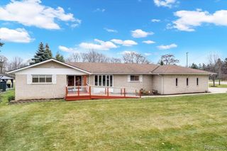 44680 Elizabeth Road, Clinton Township, MI 48036