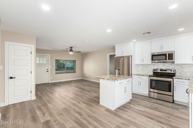 1602 W ROCKWOOD Drive, Phoenix, AZ 85027