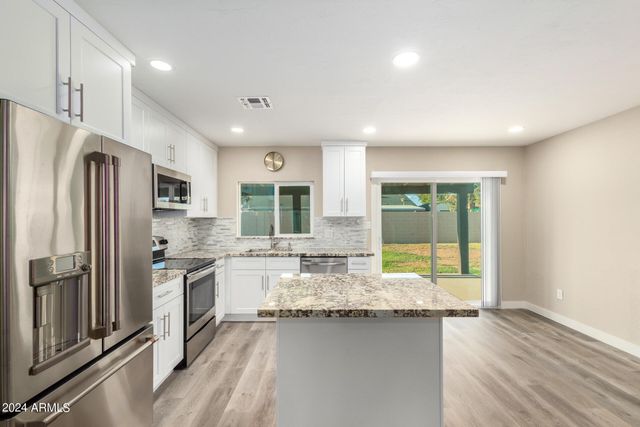 1602 W ROCKWOOD Drive, Phoenix, AZ 85027