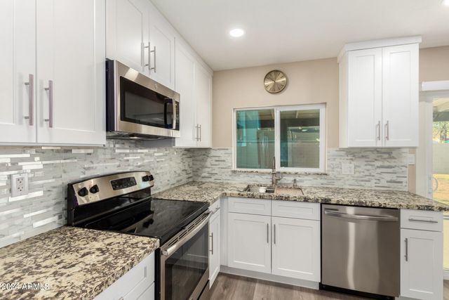 1602 W ROCKWOOD Drive, Phoenix, AZ 85027