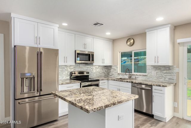 1602 W ROCKWOOD Drive, Phoenix, AZ 85027
