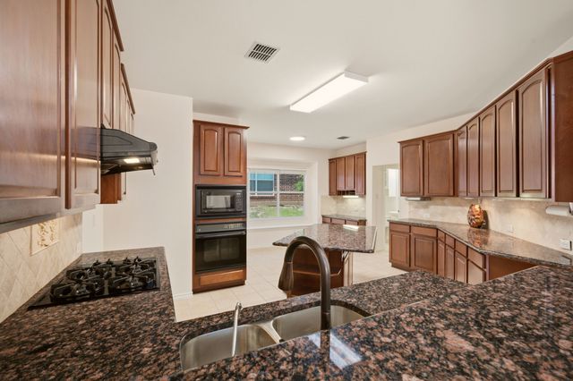 2404 Frosted Green Lane, Plano, TX 75025