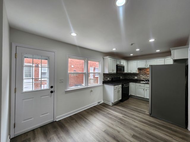 8813 N Grand Street, Niles, IL 60714