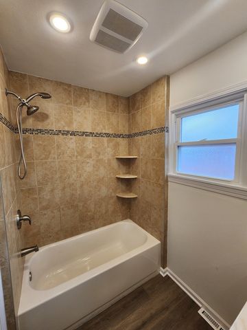 8813 N Grand Street, Niles, IL 60714