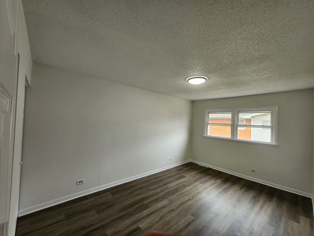 8813 N Grand Street, Niles, IL 60714