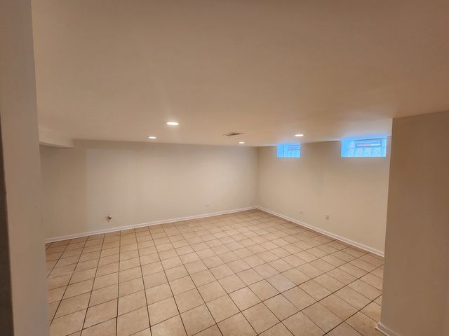 8813 N Grand Street, Niles, IL 60714