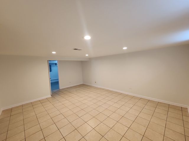 8813 N Grand Street, Niles, IL 60714