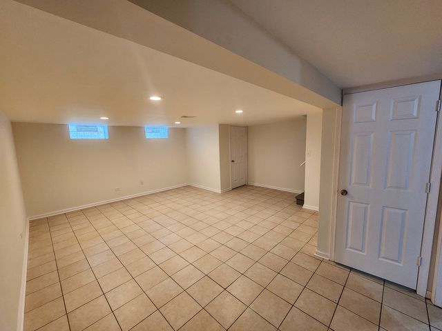 8813 N Grand Street, Niles, IL 60714