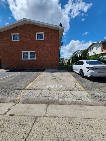 8813 N Grand Street, Niles, IL 60714