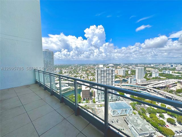 90 SW 3rd St PH-10, Miami, FL 33130